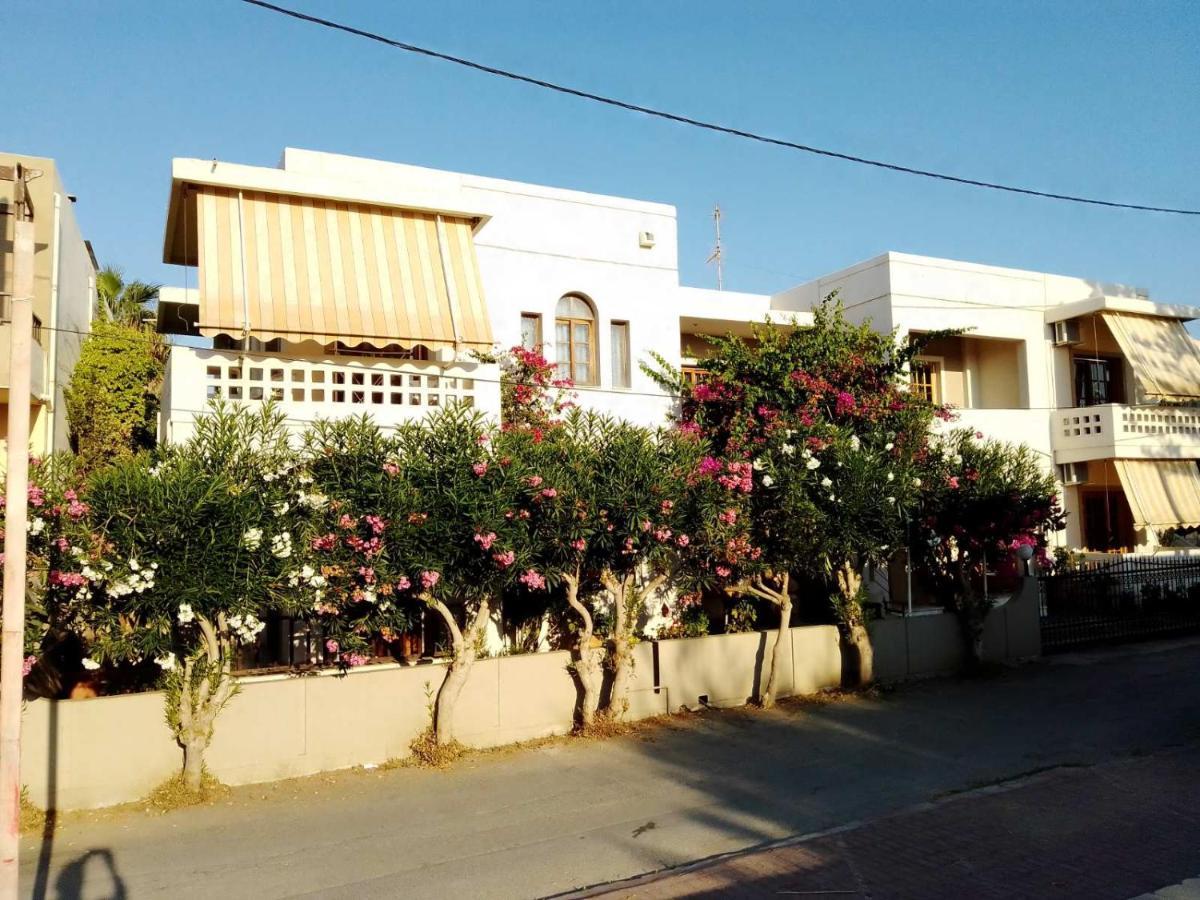 Irini Apartments Platanias  Exterior photo