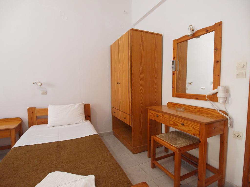 Irini Apartments Platanias  Room photo
