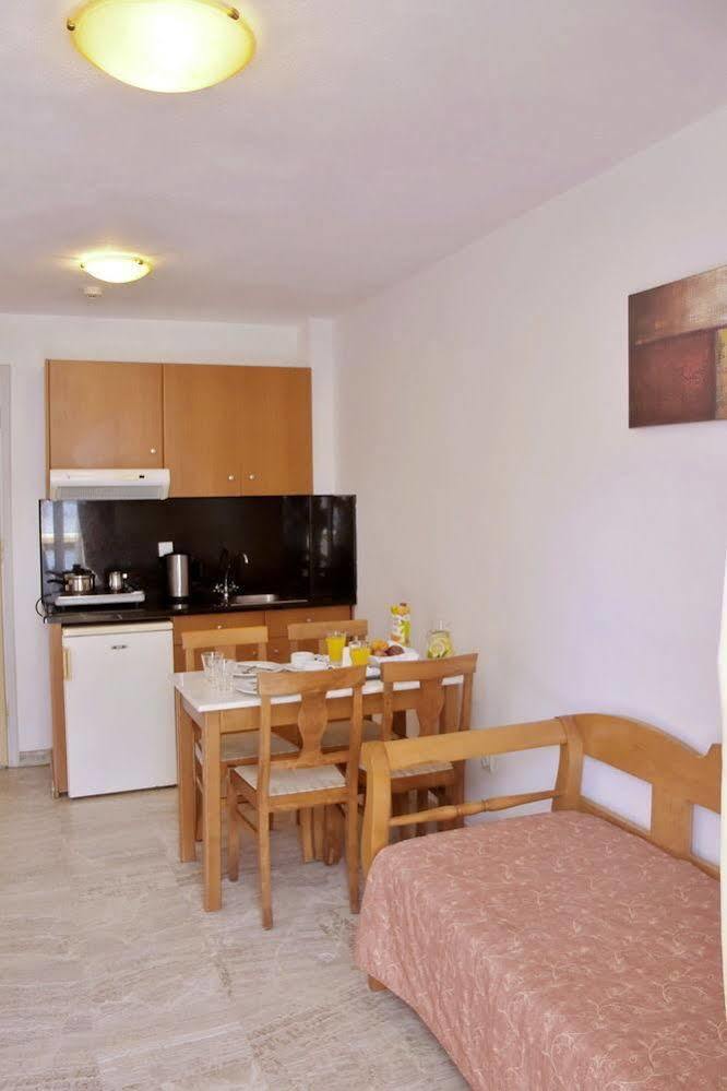 Irini Apartments Platanias  Exterior photo
